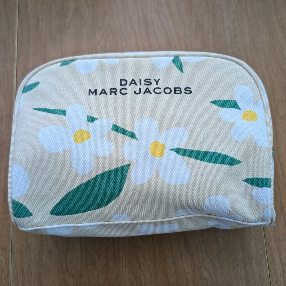 Marc Jacobs Daisy Floral Cosmetic Bag